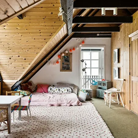 By The Bay A Thatched House Lies So Beautifully *