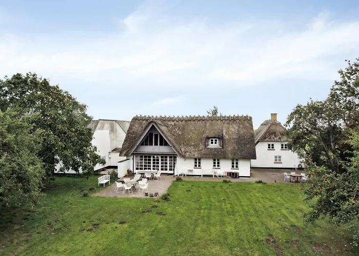 By The Bay A Thatched House Lies So Beautifully Casa vacanze Norre Aby