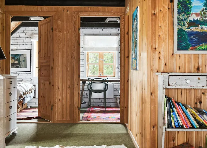 By The Bay A Thatched House Lies So Beautifully *