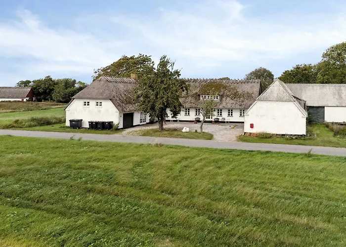 By The Bay A Thatched House Lies So Beautifully Casa vacanze Norre Aby