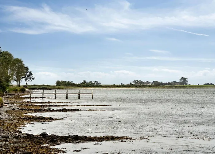 By The Bay A Thatched House Lies So Beautifully Casa vacanze Norre Aby